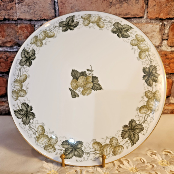 Royal Worcester The Worcester Hop Mathon Cake Plate 12" Raised Base 1965 England - Picture 1 of 9